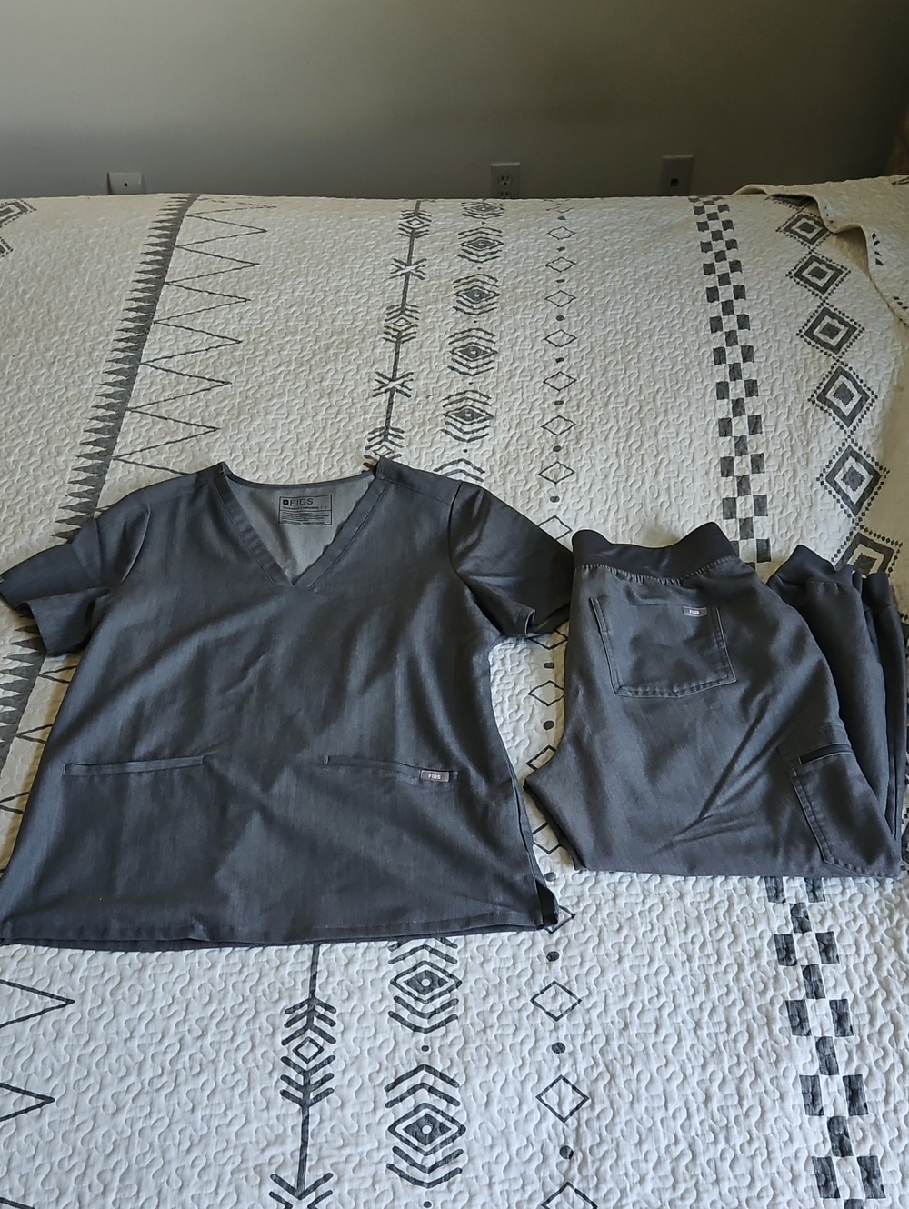 Figs Graphite Casma Top And Zamora High Waisted Joggers